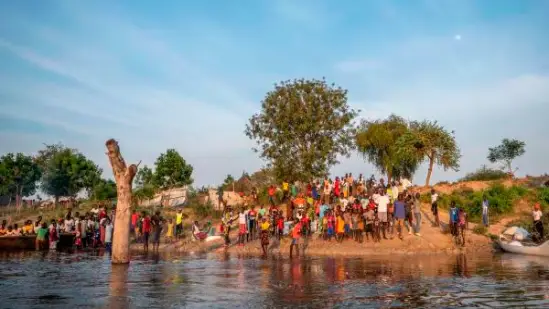 South Sudan floods displace people seeking shelter on canal banks