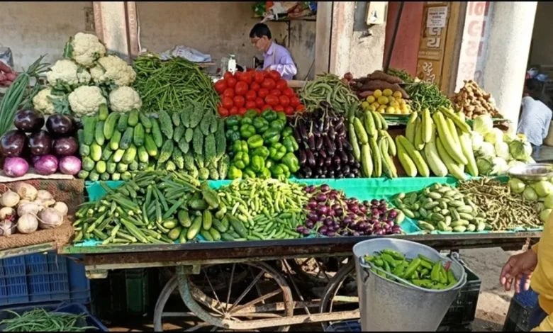 Increase in vegetable prices in Gujarat disrupts housewives' budgets