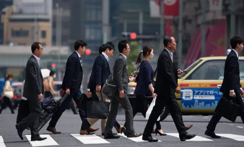 4 days work week in Japan from 2025 to boost fertility