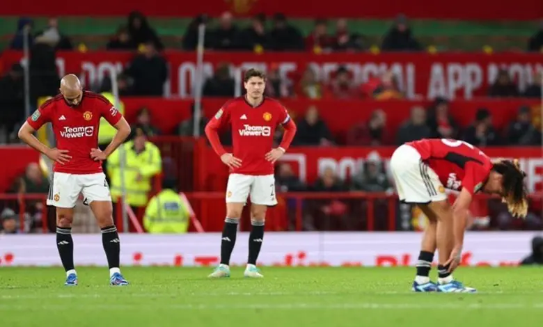 Manchester united loses consecutive third match on home ground