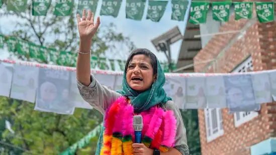 Iltija Mufti addressing the media on her Hindutva remarks"