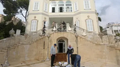 Syrian Civil War Vandalism and looting at President Assad's palace