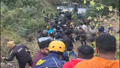 bus fell into ditch in Uttarakhand