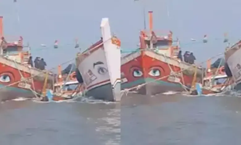 Another accident in the sea of ​​Mumbai: Ship collides with a fishing boat