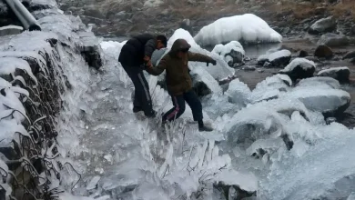 Jammu Kashmir in the grip of 'cold wave': Ice frozen in pipelines, snowfall to begin from tomorrow