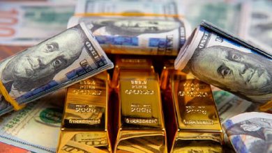 Gold and silver prices decline due to dollar strength and profit-taking