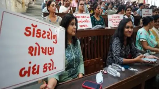 Gujarat municipal employees protesting over medical allowance issue