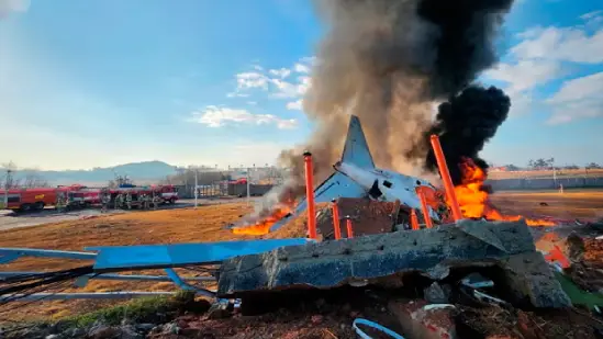 Jeju Air plane crash in South Korea with 47 fatalities at Muan airport