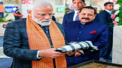 PM Modi wearing Kashmir Pashmina shawl in winter