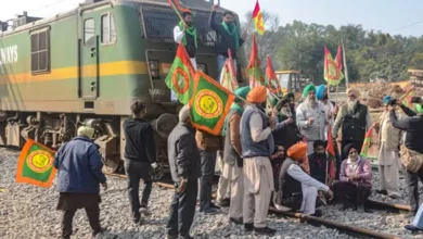 Farmers Protest: Impact of bandh seen in Punjab, 163 trains cancelled, more than 200 road blocks