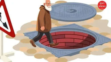 An elderly man was injured after falling into a drain in Kalyan