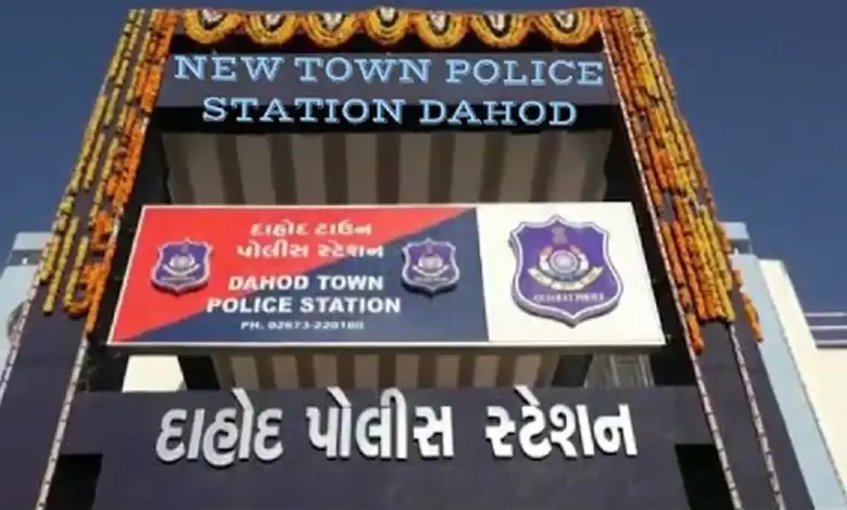 Gujarat police becomes high tech caught accussed from drone