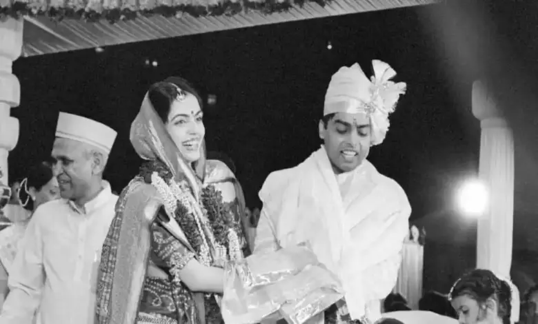 Nita Ambani Mukesh Ambani wedding photograph  viral