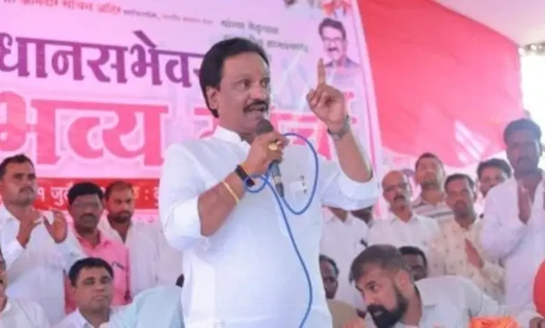 Sena (UBT) leader demands trial outside Beed