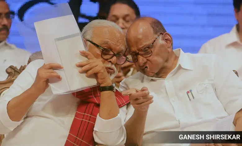 Sharad Pawar's written message on stage, Chhagan Bhujbal read it silently