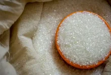 Moderate quality decline in small grade sugar