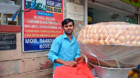 Pani puri seller at work