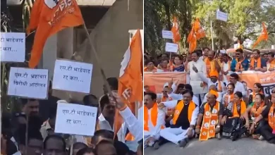 Shiv Sena UBT members protesting MSRTC fare hike in Chhatrapati Sambhajinagar