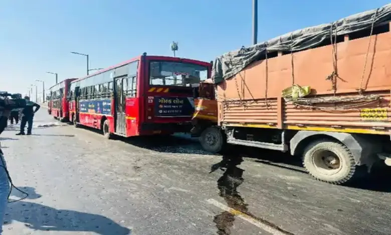 two-foremen-repairing-amts-bus-die