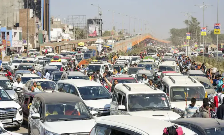 Aerial view of a 300 km traffic jam near Maha Kumbh with vehicles stalled for 48 hours.