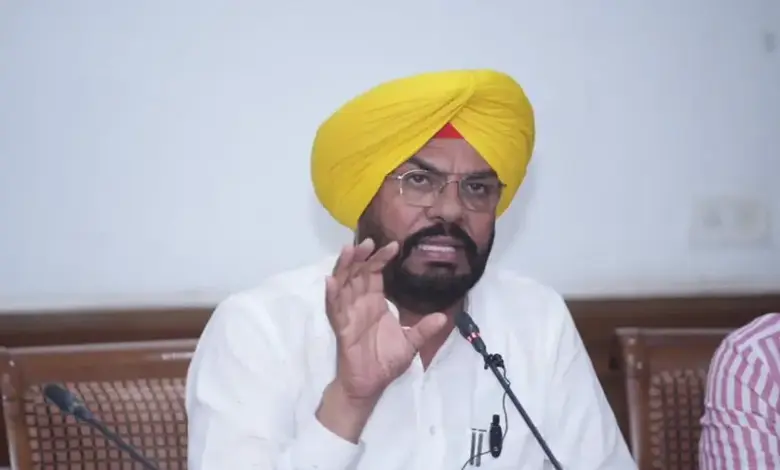 Deportees from USA did not wear turbans claims Punjab cabinet minister