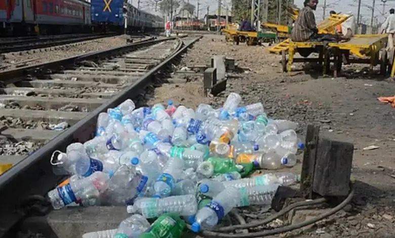 Effects of littering on railway tracks