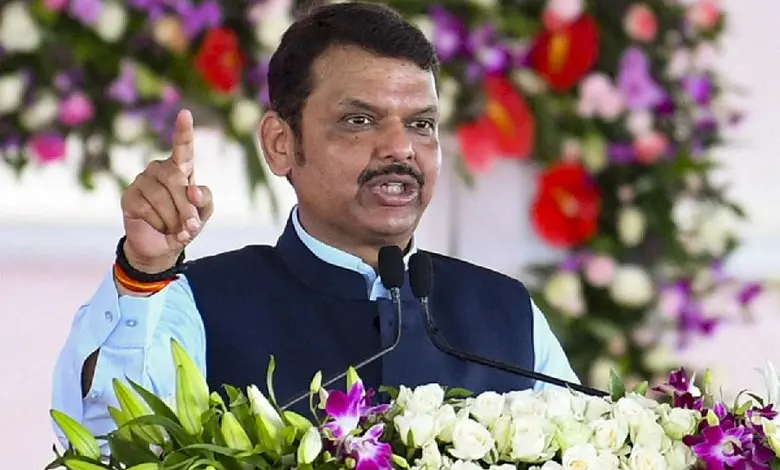 Fadnavis meets Uddhav faction leaders