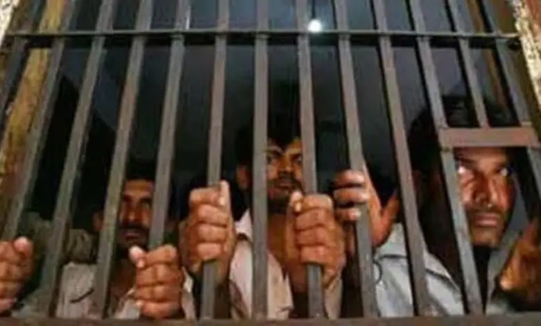 How many Indian citizens are imprisoned in prisons around the world