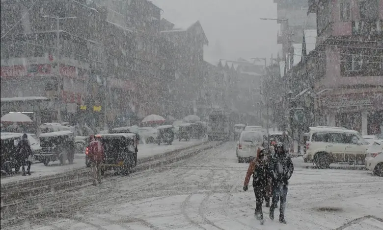 Jammu Kashmir Weather change IMD Prediction heavy snowfall and rain