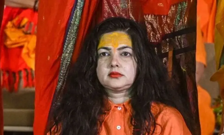 Mamta Kulkarni resigned from the post of Mahamandaleshwar of Kinnar Akhara