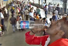 Mumbai local train platforms have no water facility