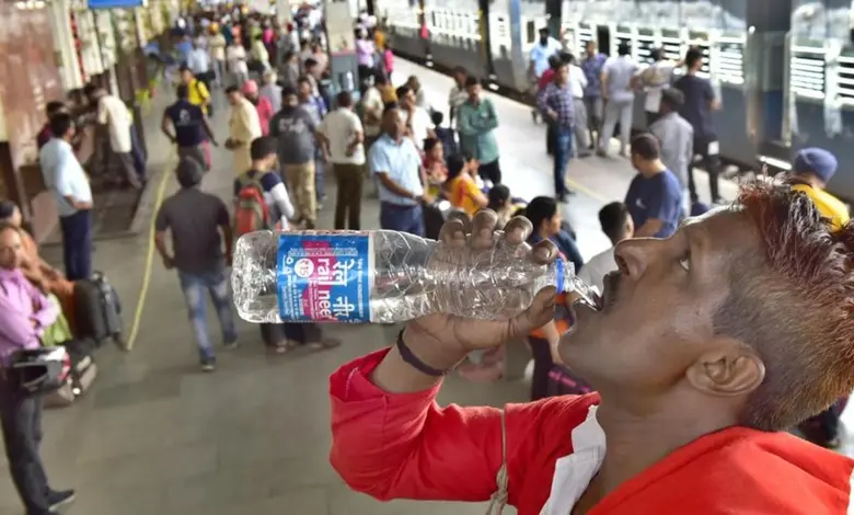 Mumbai local train platforms have no water facility