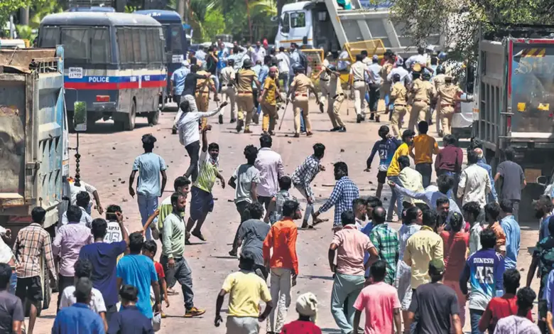 Powai lathicharge lawsuit  FIR against police, builder, civic officials