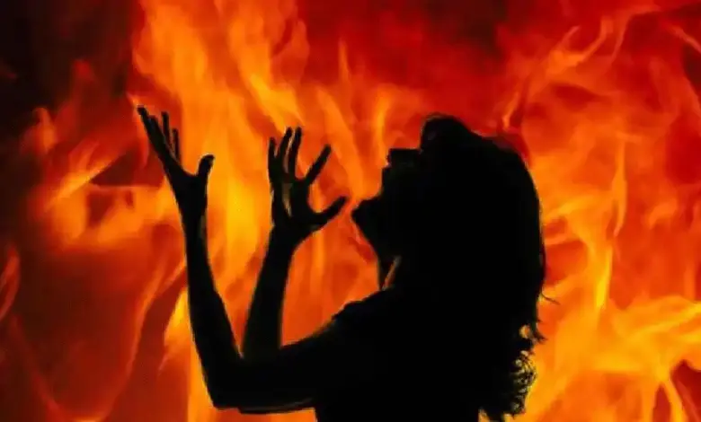 Tragic Incident in Mundra 20-Year-Old Girl Sets Herself on Fire