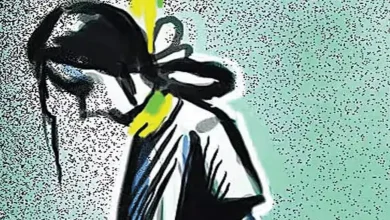 Women commits suicide in clinic in Ahmedabad