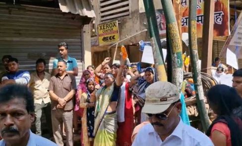 deewa residents protest against demolition of illegal constructions