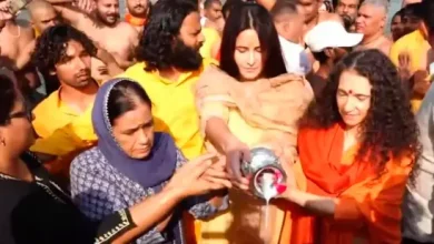 katrina kaif takes holy dip at triveni sangam mahakumbh