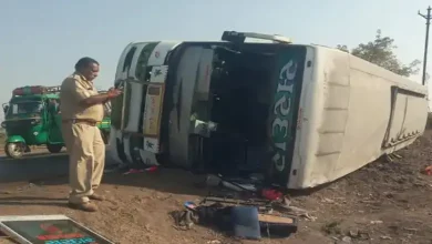 Luxury bus going to dwarka meet an accident near Morbi 16 injured