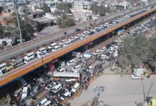 "Gujarati devotees at Mahakumbh 2025 facing traffic jam and returning midway."