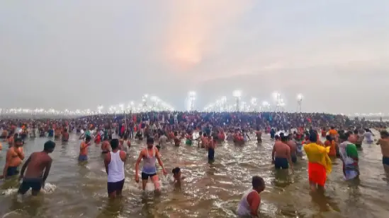 mahakumbh 2025 sangam bathing