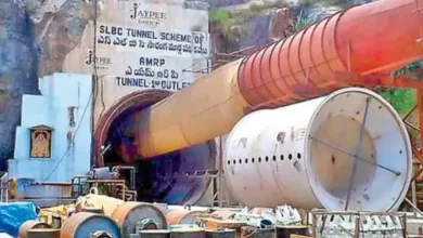 Six workers trapped after tunnel roof collapses in Telangana; system malfunctions