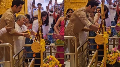 Vicky Kaushal praying at Babulnath Temple in Mumbai after Chhaava's box office success.