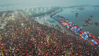 Crowd attempting world records at Mahakumbh 2025 with Valentine's Day theme