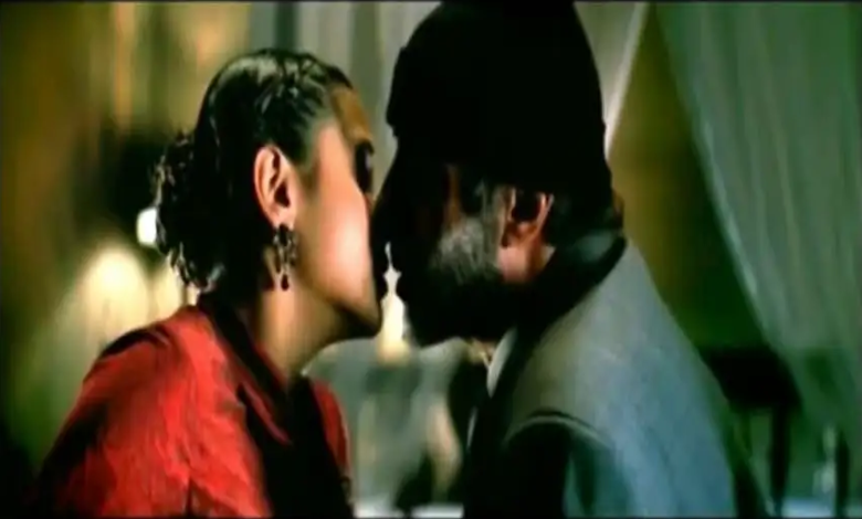 Amitabh Bachchan kissing scene controversy