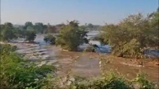 surat canal collapse causes flood like situation