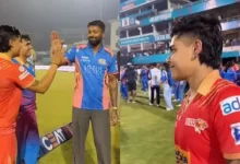 GG's Kashvee Gautam meets Hardik Pandya, Kashvee has inscribed HP33 on her bat