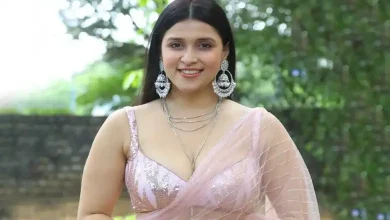 Mannara Chopra's Viral Video Sparks Controversy – Watch Now!