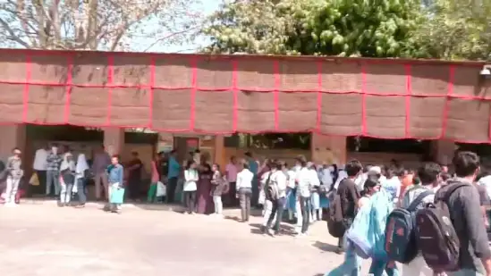 People in Ahmedabad will get relief from the heat, the corporation has started cool bus stops...