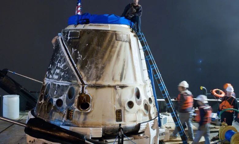 The capsule turned into a ball of fire, but the astronauts are safe; Dragon capsule is made of this material