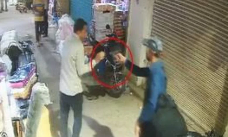 Delhi: Rs 80 lakh looted at gunpoint in Chandni Chowk market, incident captured on CCTV